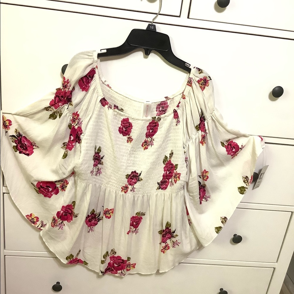 No Boundaries Juniors, XL Off Shoulder, Smocked